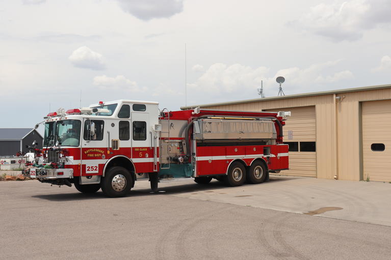 Engine 252 parked in front of Station 252